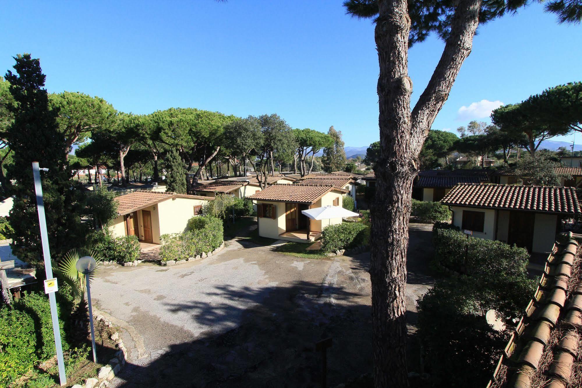 Holiday Village Fondi Esterno foto