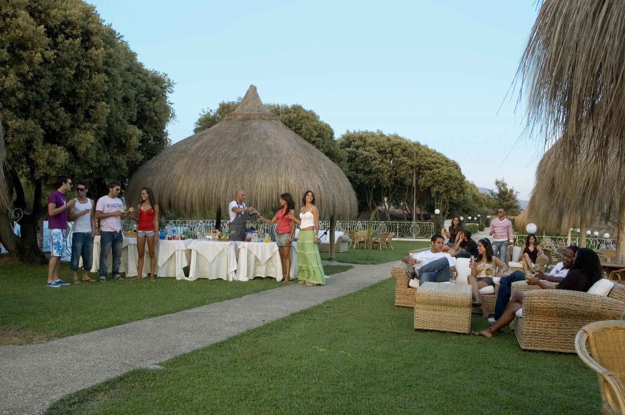 Holiday Village Fondi Esterno foto